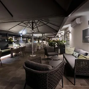 https://hotel-77-seventy-seven-maison-dart-collection.it-romehotels.com