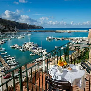 https://veranda-sul-porticciolo.sicilyhotelsitaly.net